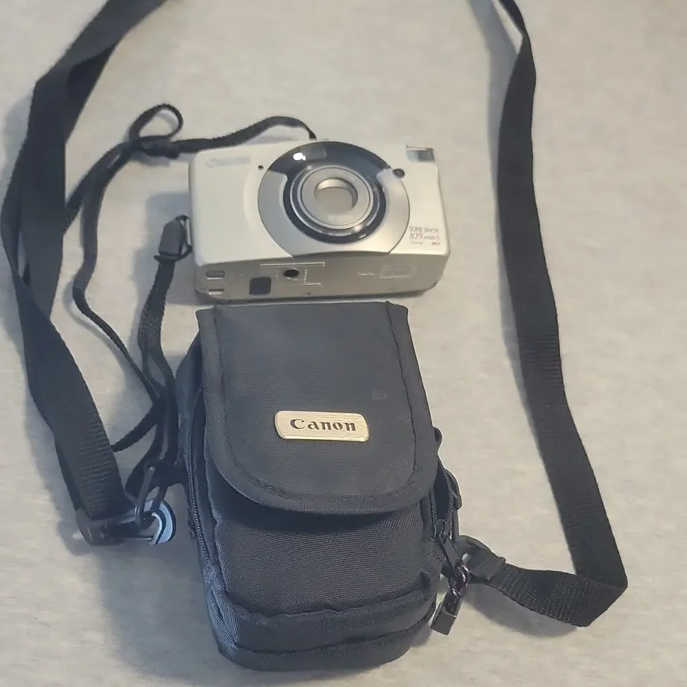 Canon Sure Shot 105 Zoom S Date Compact 35mm Auto Focus Zoom Flash Silver/Black